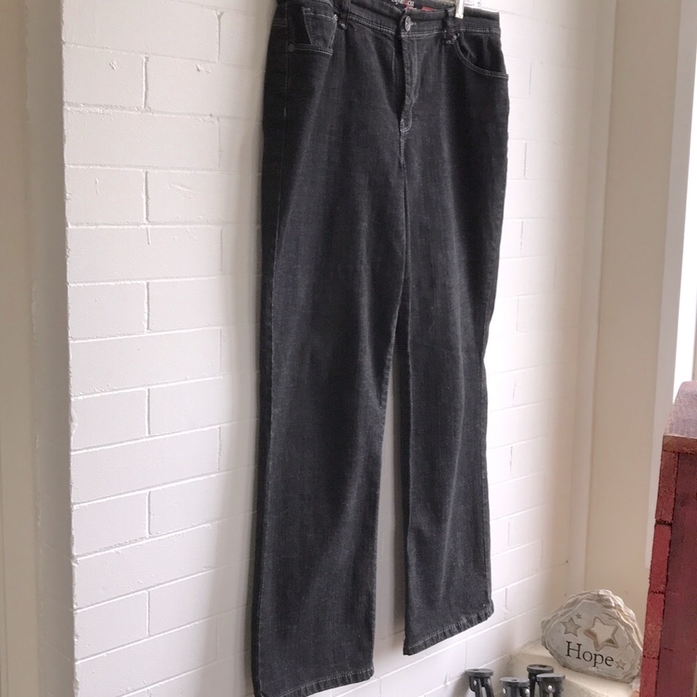 Jeans❣️😊  stylish in black straight leg cut